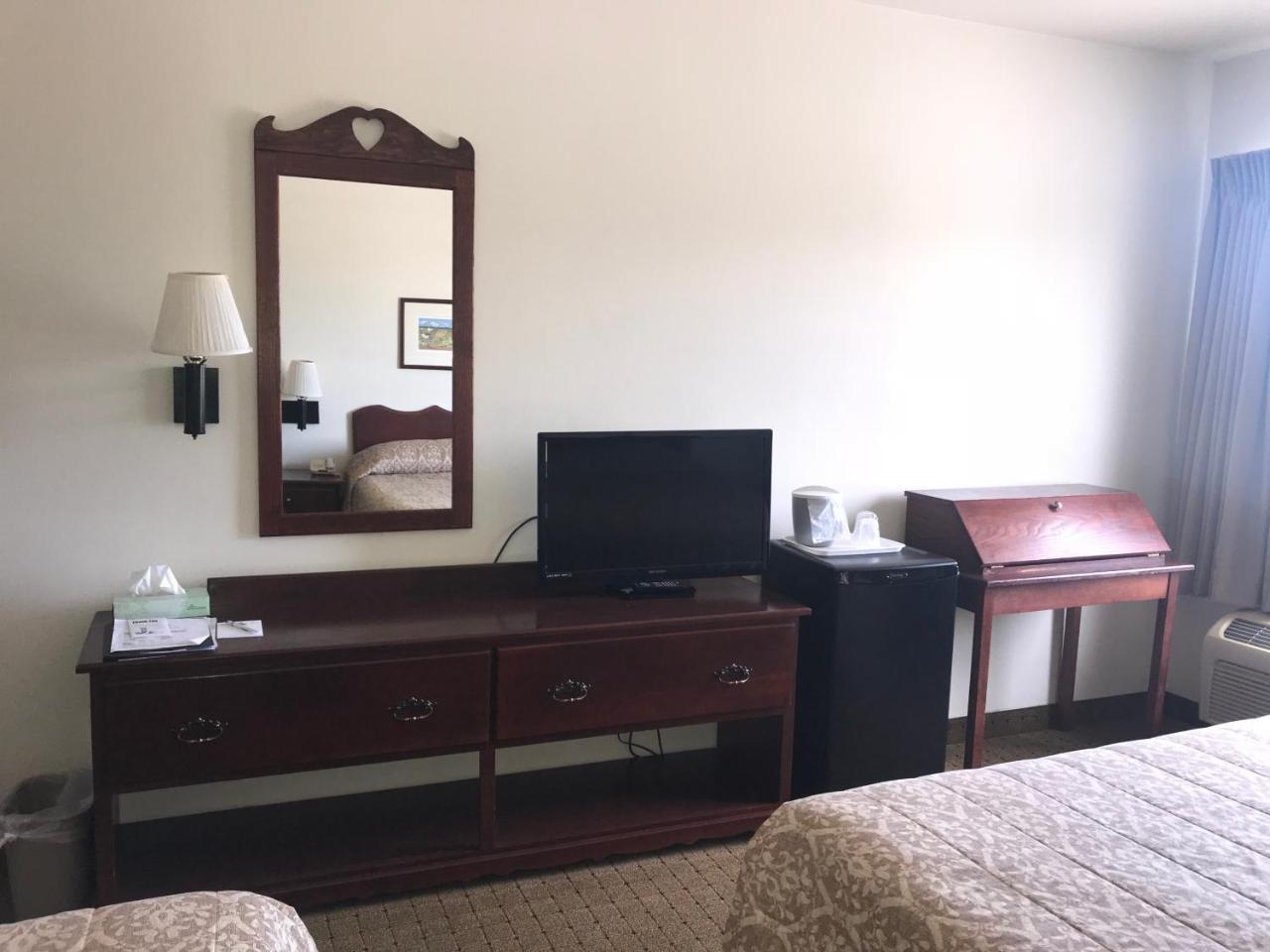 Montgomery Gasthof Amish Village Inn מראה חיצוני תמונה